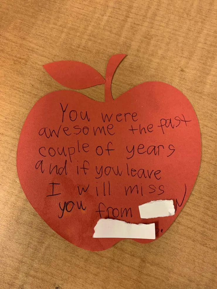 Red apple shaped note